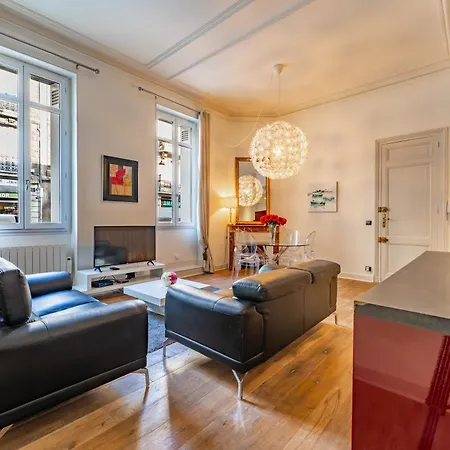 Magnifique Au Coeur Du Quartier Historique Saint-michel Apartment